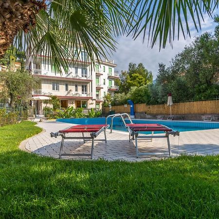 Hotel Residence Garden Alassio Exterior foto